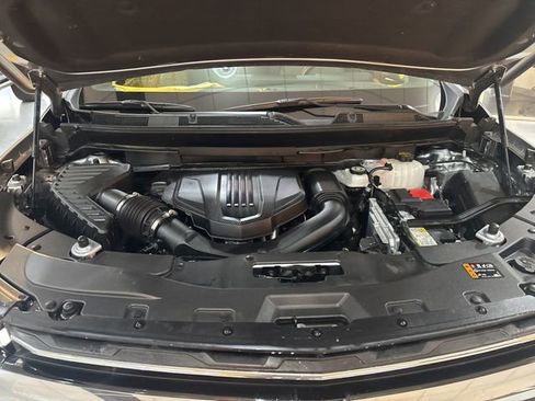 Used 2025 Chevrolet Traverse LT image 41