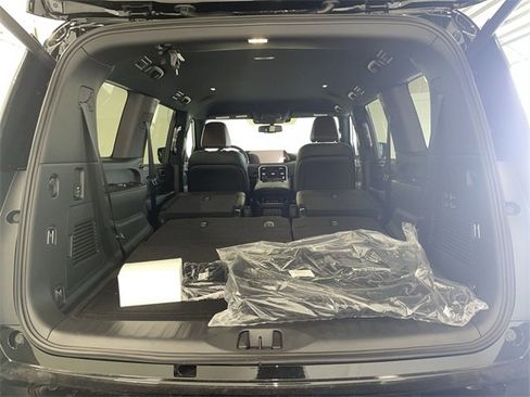 New 2026 Nissan Armada SL w/ Captain's Chari Seat Package image 16