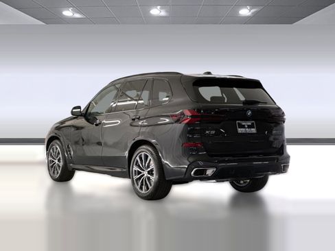 Used 2026 BMW X5 xDrive50e w/ M Sport Package AWD/4WD image 3