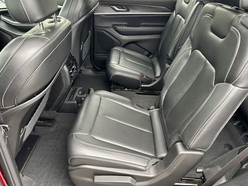 Used 2023 Jeep Grand Cherokee L Limited AWD/4WD image 15