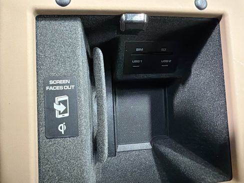 Certified 2025 Porsche Macan image 30