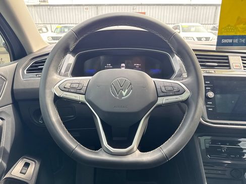Used 2024 Volkswagen Tiguan SE w/ Panoramic Sunroof Package AWD/4WD image 14