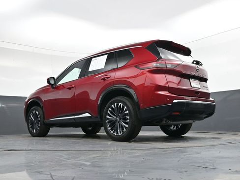 Used 2025 Nissan Rogue Platinum w/ Platinum Premium Package image 42