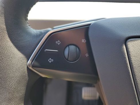 Used 2025 Tesla Cybertruck AWD Crew Cab image 12