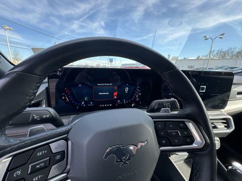 Used 2025 Ford Mustang GT Premium image 11