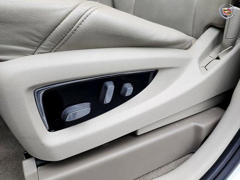 Used 2015 Cadillac Escalade Premium image 15