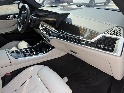 Used 2025 BMW X5 M60i AWD/4WD image 33