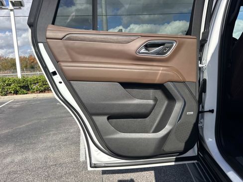 Used 2021 Chevrolet Tahoe High Country image 11