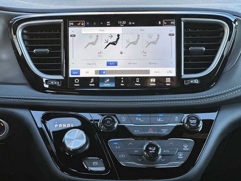 New 2026 Chrysler Pacifica Select image 17