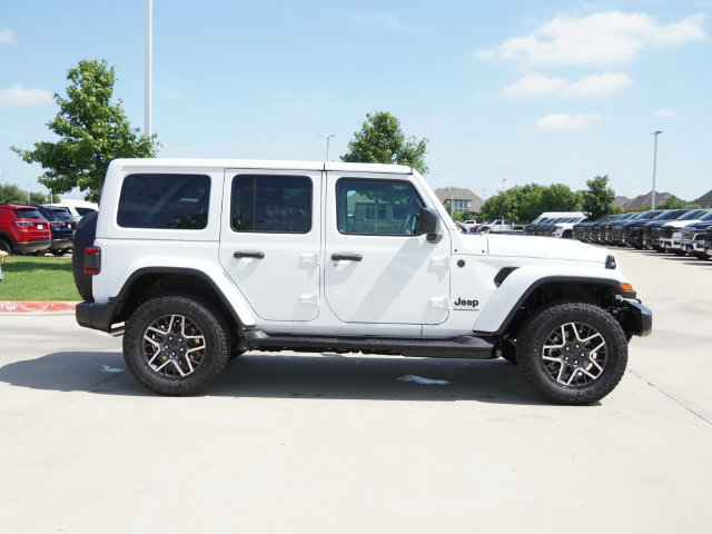 New 2026 Jeep Wrangler Unlimited Sahara AWD/4WD image 11