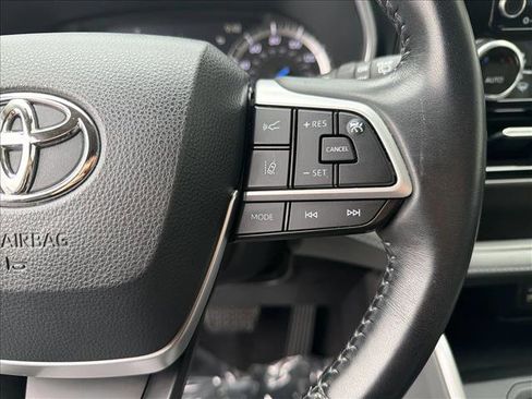 Certified 2022 Toyota Highlander XLE image 16