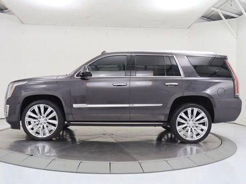 Used 2016 Cadillac Escalade Premium AWD/4WD image 2