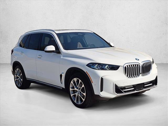 Used 2026 BMW X5 xDrive50e w/ Premium Package AWD/4WD image 3