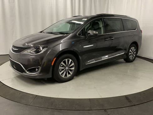 Used 2020 Chrysler Pacifica Limited w/ Advanced Safetytec Group FWD image 32