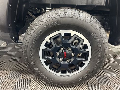 Used 2025 Toyota Tacoma SR5 image 34