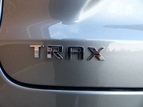 Used 2025 Chevrolet Trax LT w/ Driver Confidence Package image 14