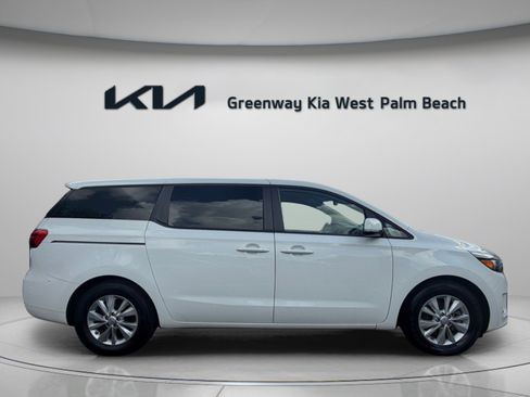 Used 2018 Kia Sedona LX FWD image 8