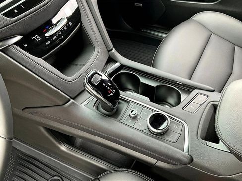 New 2026 Cadillac XT5 Luxury w/ LPO, Floor Liner Package image 8