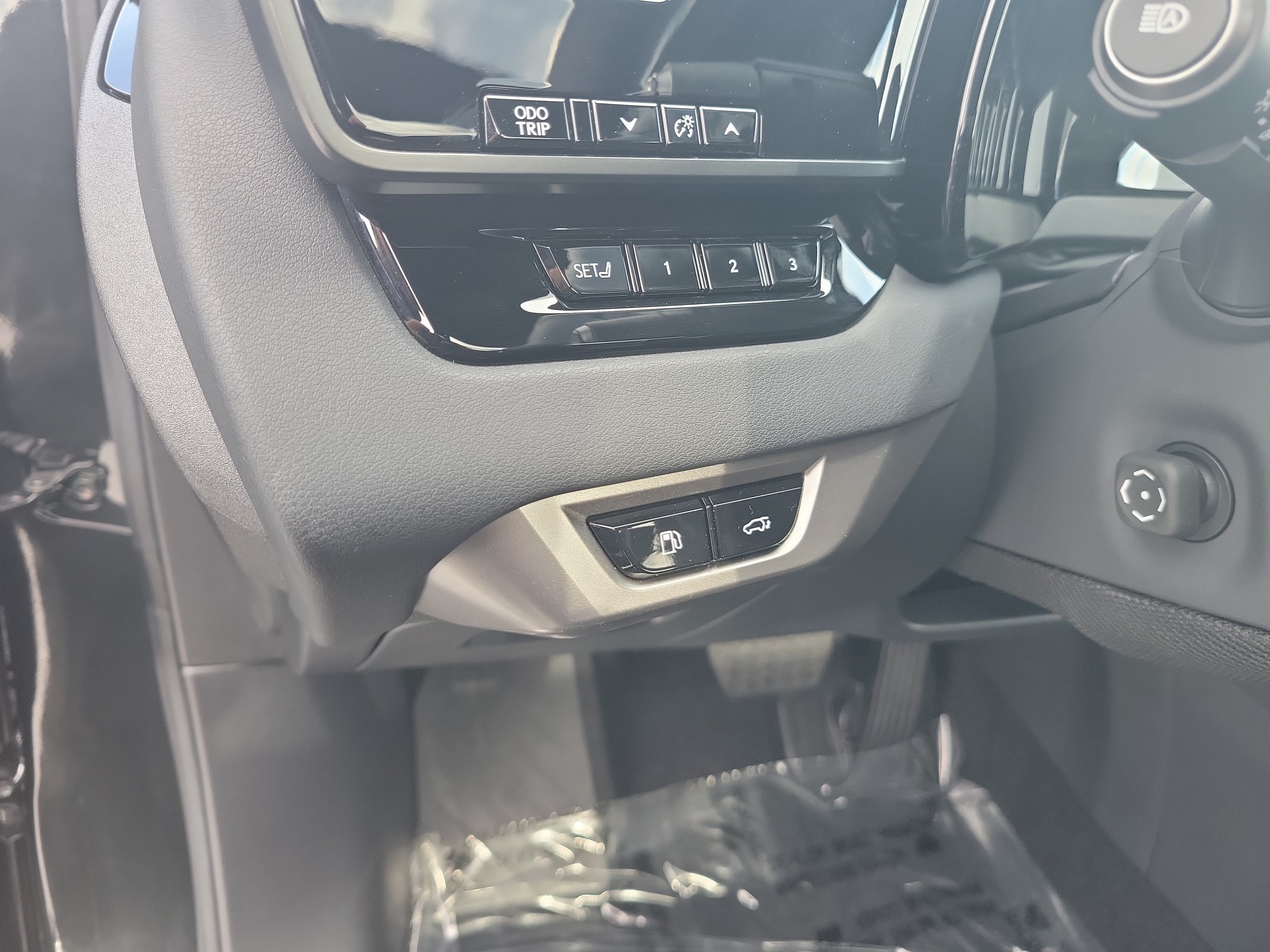 Used 2024 Lexus RX 450h AWD w/ Convenience Package image 25