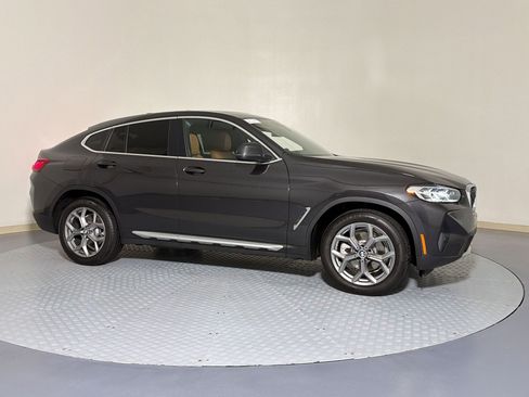 Used 2025 BMW X4 xDrive30i AWD/4WD image 6