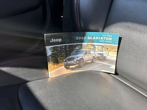 Used 2020 Jeep Gladiator Rubicon AWD/4WD image 49