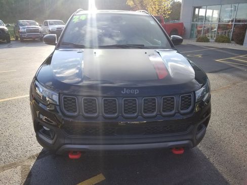 Certified 2024 Jeep Compass Trailhawk w/ Sun and Sound Group AWD/4WD image 2