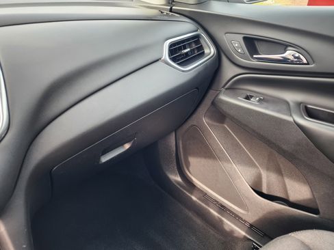 Used 2018 Chevrolet Equinox LT image 36