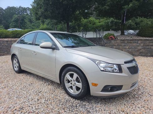 Used 2014 Chevrolet Cruze LT FWD image 4