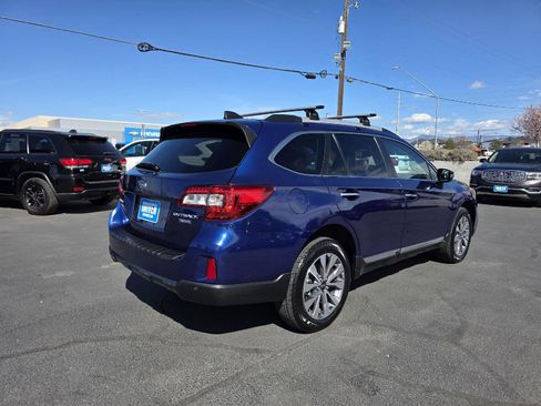 Used 2017 Subaru Outback 3.6R Touring image 5