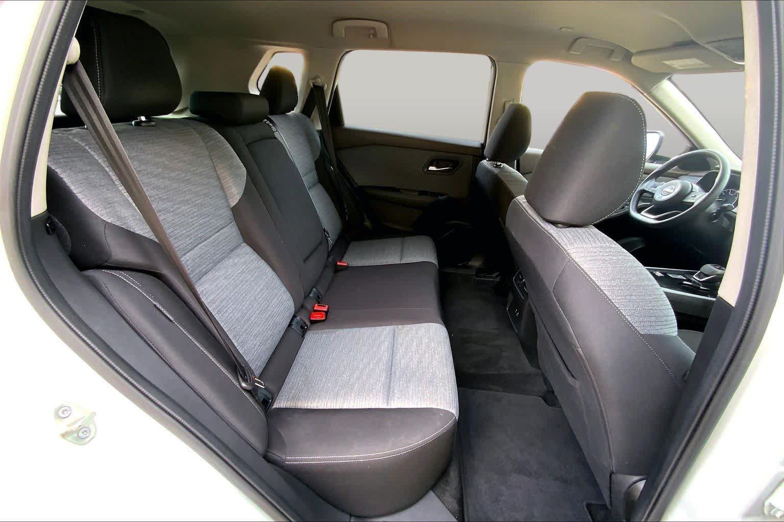 Used 2023 Nissan Rogue SV FWD image 19