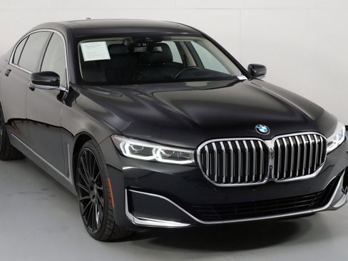 Used 2020 BMW 740i w/ Premium Package image 50
