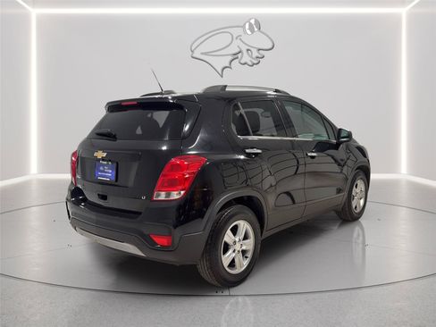 Used 2020 Chevrolet Trax LT w/ LT Convenience Package FWD image 5
