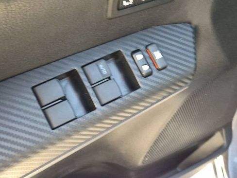 Used 2015 Toyota RAV4 Limited w/ Technology Package FWD image 15