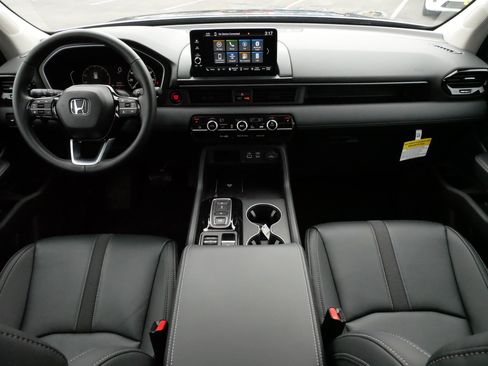 Certified 2025 Honda Pilot EX-L image 10