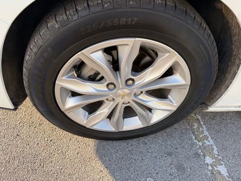 Used 2024 Chevrolet Malibu LT image 11