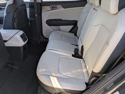 Used 2023 Kia Sportage EX image 18