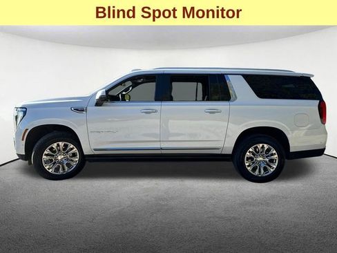 Used 2025 GMC Yukon XL Denali w/ Sun & Power Step Package AWD/4WD image 6