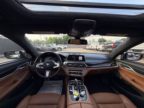Used 2018 BMW M760i xDrive AWD/4WD image 19