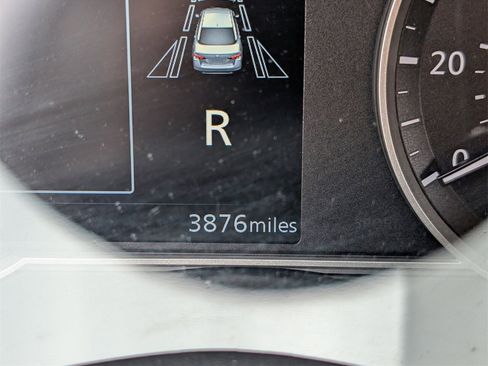 Certified 2025 Nissan Versa SR w/ Trunk Package image 14