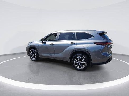 Certified 2025 Toyota Highlander XLE AWD/4WD image 7