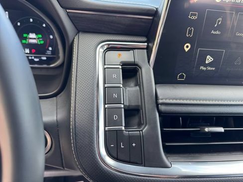 Used 2024 GMC Yukon XL SLT w/ SLT Luxury Package AWD/4WD image 18