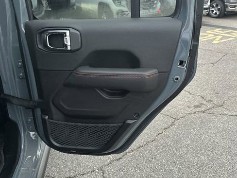 New 2025 Jeep Wrangler Unlimited Rubicon w/ XTREMEE 35" Tire Package image 18