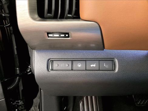 New 2025 Nissan Pathfinder Platinum w/ Lighting Package (N93) AWD/4WD image 29