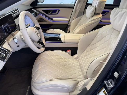 Used 2022 Mercedes-Benz S 580 4MATIC Sedan w/ AMG Line Package image 19