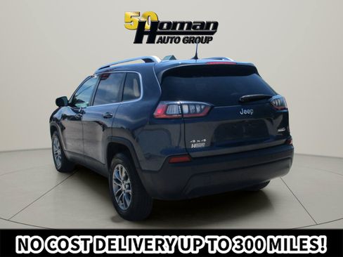 Used 2019 Jeep Cherokee Latitude Plus w/ Cold Weather Group AWD/4WD image 3