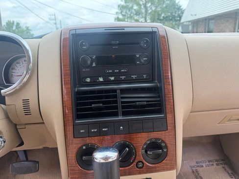 Used 2006 Ford Explorer Eddie Bauer RWD image 22