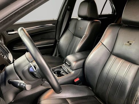 Used 2016 Chrysler 300 S w/ Safetytec Plus Group AWD/4WD image 19