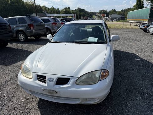 Used 2000 Hyundai Elantra GLS FWD image 4