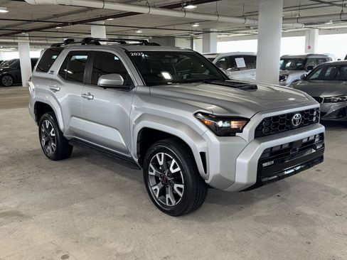 Used 2025 Toyota 4Runner TRD Sport Premium AWD/4WD image 2