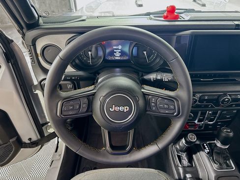 Used 2024 Jeep Wrangler Unlimited AWD/4WD image 14